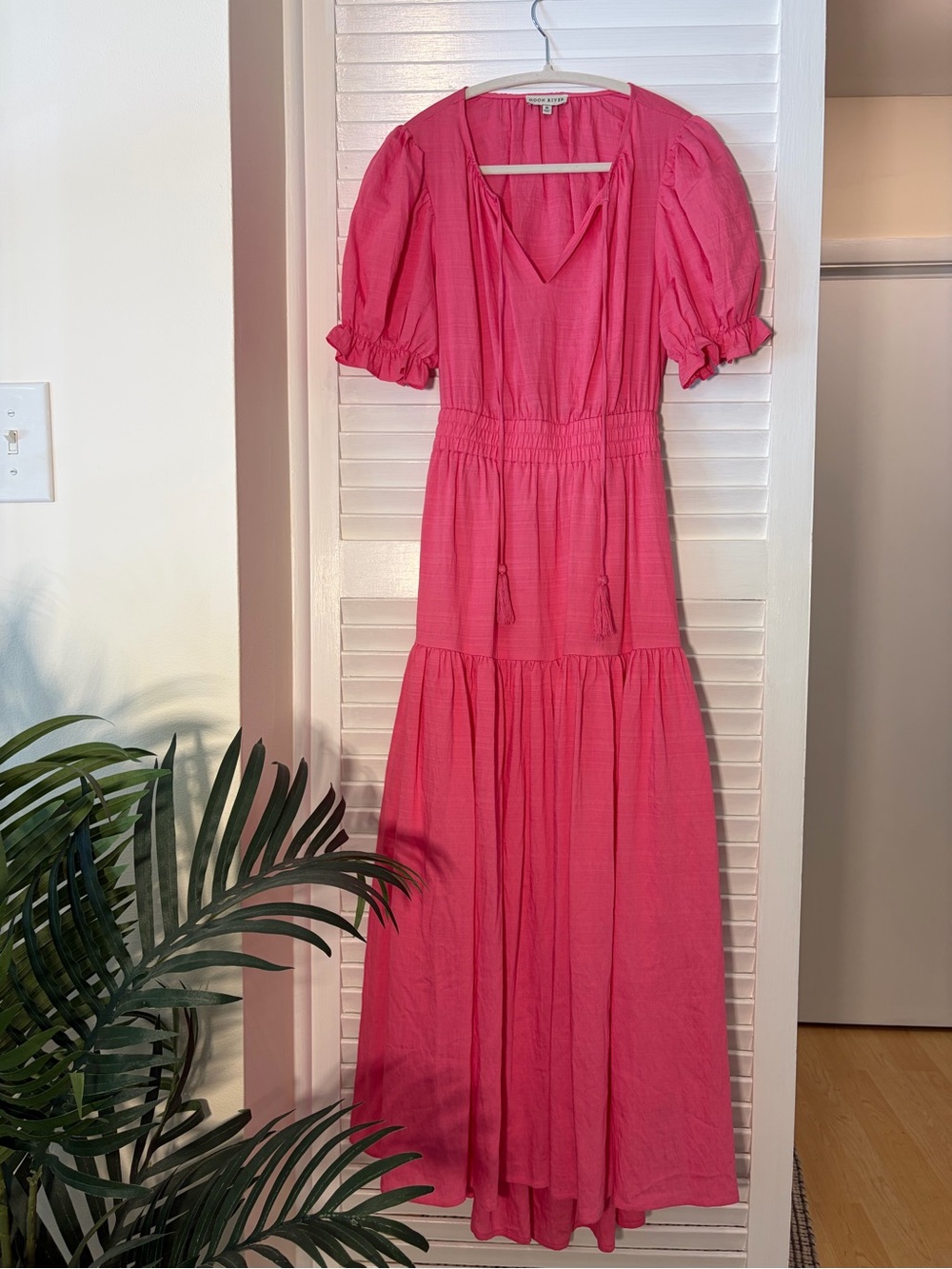 Moon River Hot Pink Puff-Sleeve Maxi Dress